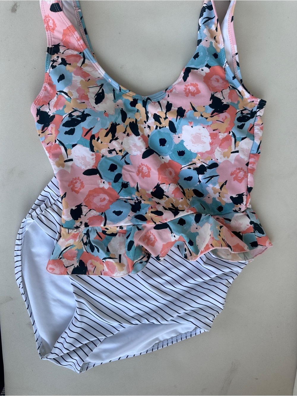 Janela Bay Women’s S Floral Peplum Tankini Swimsuit. Striped, floral.